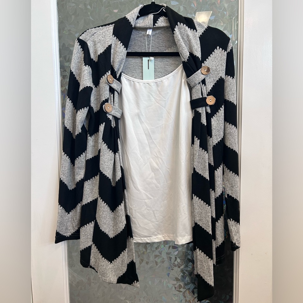 Chevron Pattern Black and Gray Women's Sweater B19